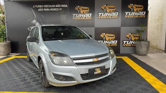 CHEVROLET VECTRA 2.0 MPFI GT HATCH 8V FLEX 4P MANUAL CHEVROLET VECTRA 2.0 MPFI GT HATCH 8V FLEX 4P MANUAL